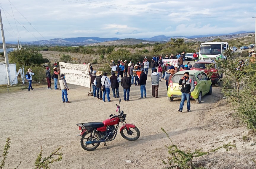 Avicultores y porcicultores piden al gobierno de Oaxaca, atienda inconformidades para evitar cierres de carreteras | Especial