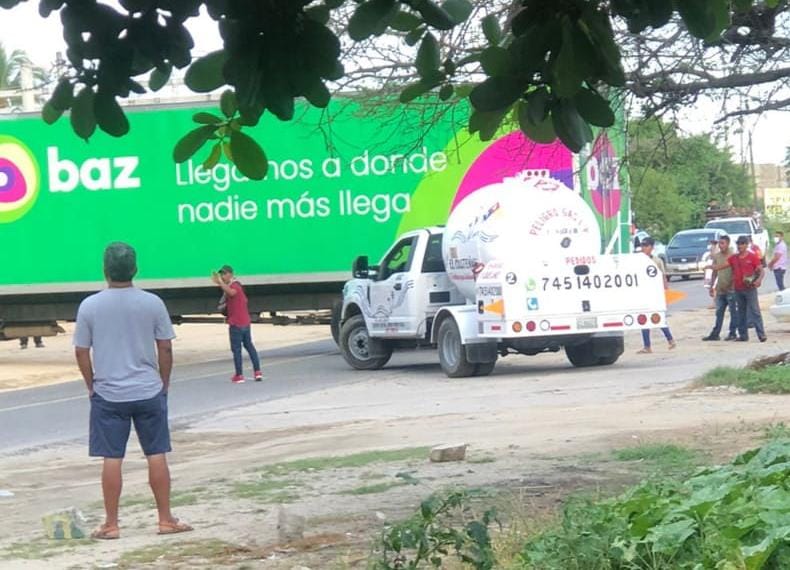 Se reportan bloques en la zona de la costa chica. (Javier Trujillo)