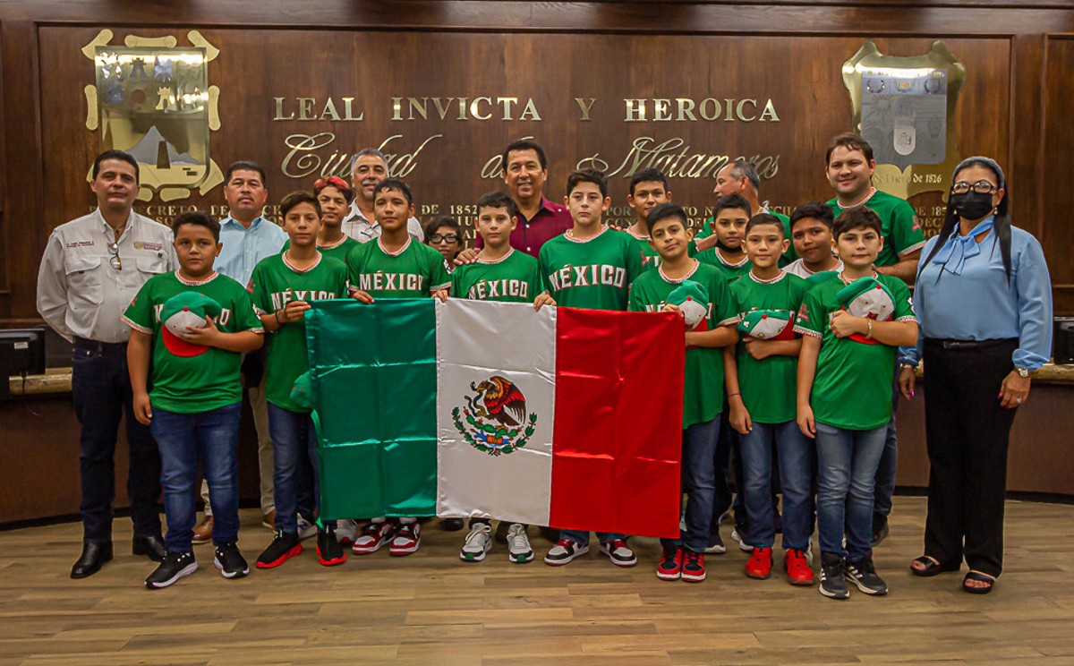 El alcalde de Matamoros despidió a los peloteros antes de viajar a Wiiliamsport, Pennsylvania.