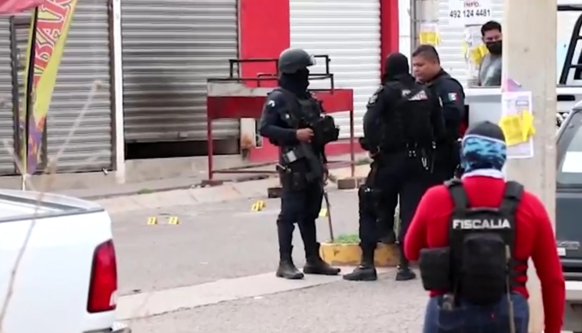 Elementos de seguridad acordonaron el área. (Omar Hernández)