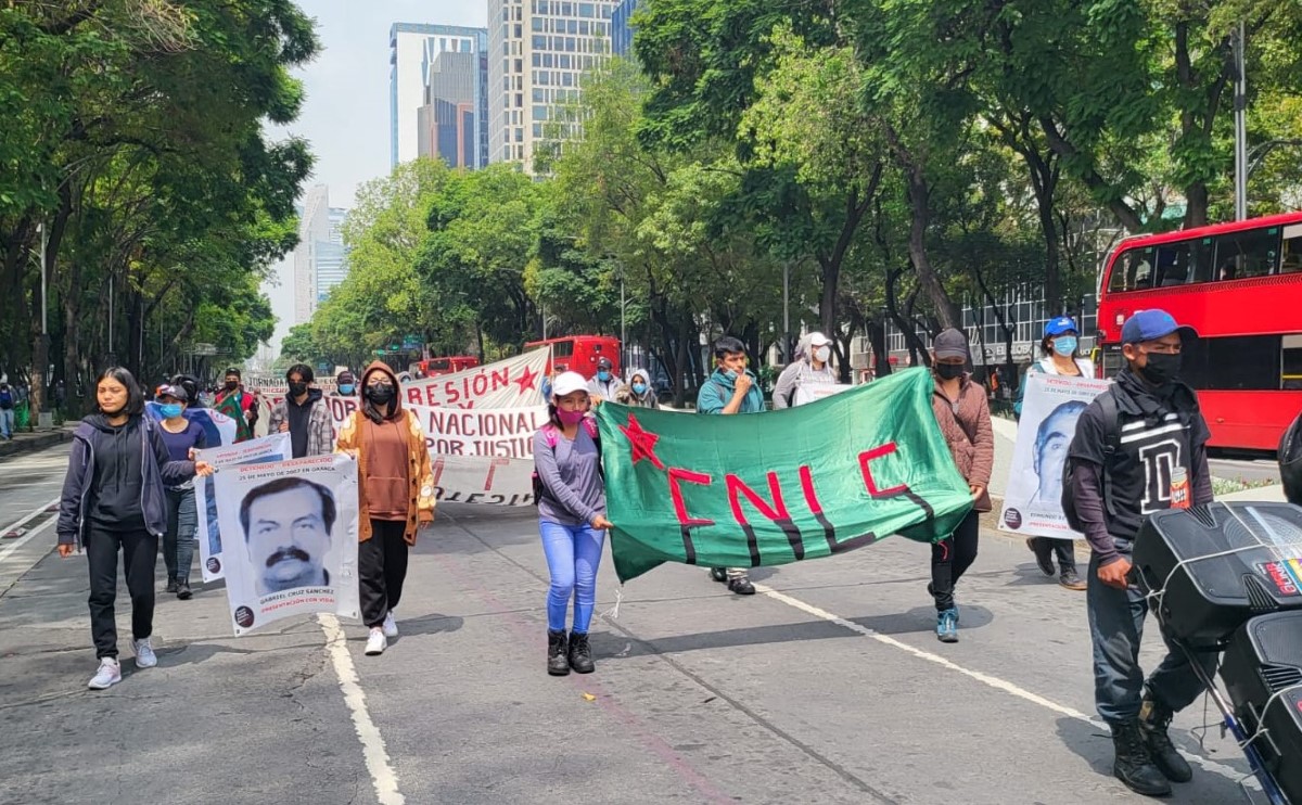Los manifestantes marcharon en Reforma hacia la SCJN. | Ramón Ramírez