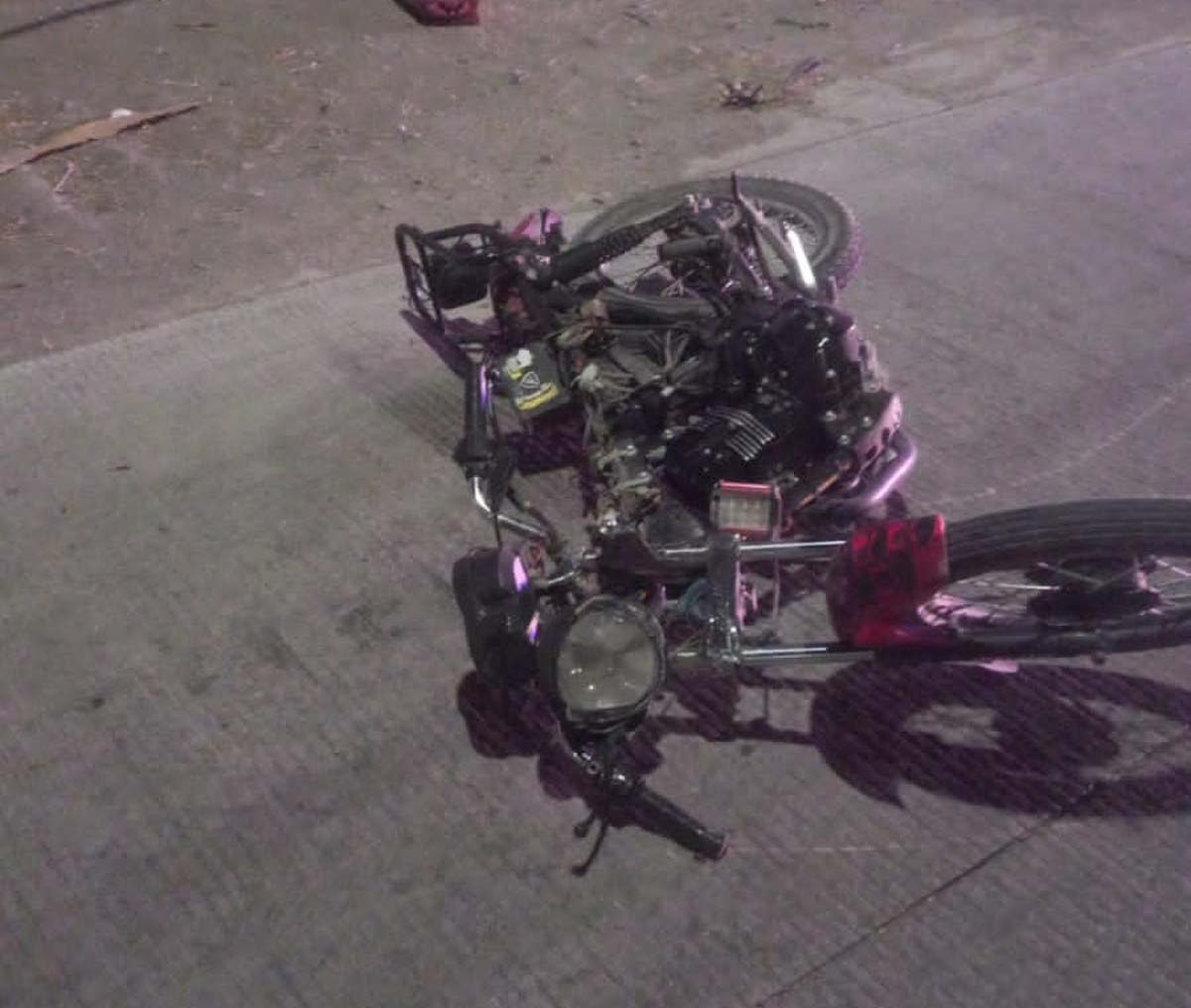 El motociclista fue identificado como Eder Carreón de 23 años. (Especial)