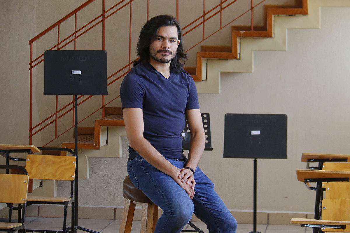 Ricardo Acosta, lagunero estudiado en Suiza como pianista y director de orquesta, dirigirá la Camerata en Coahuila. | Manuel Guadarrama