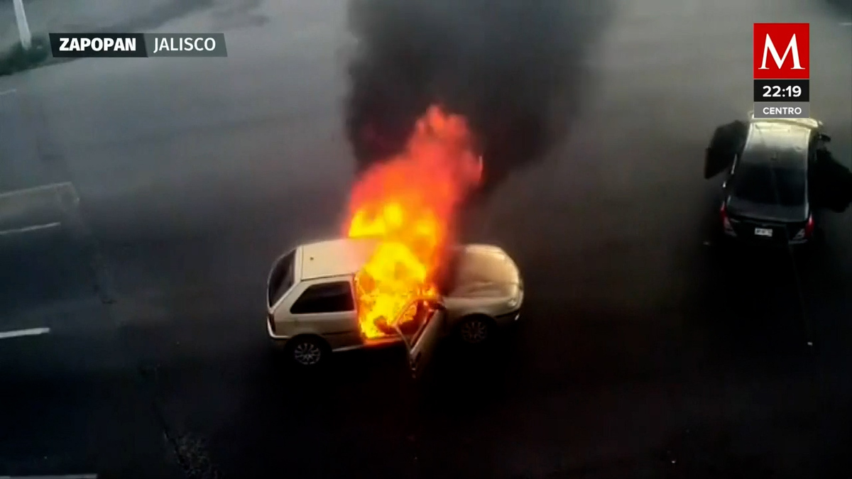 En Zapopan, criminales bloquean carreteras e incendian vehículos