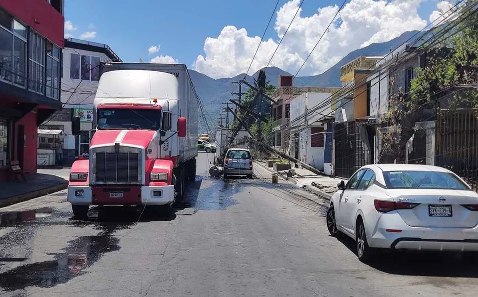 El accidente se reportó sobre Evolución, en la colonia Tacubaya. Foto: Francisco Zúñiga.