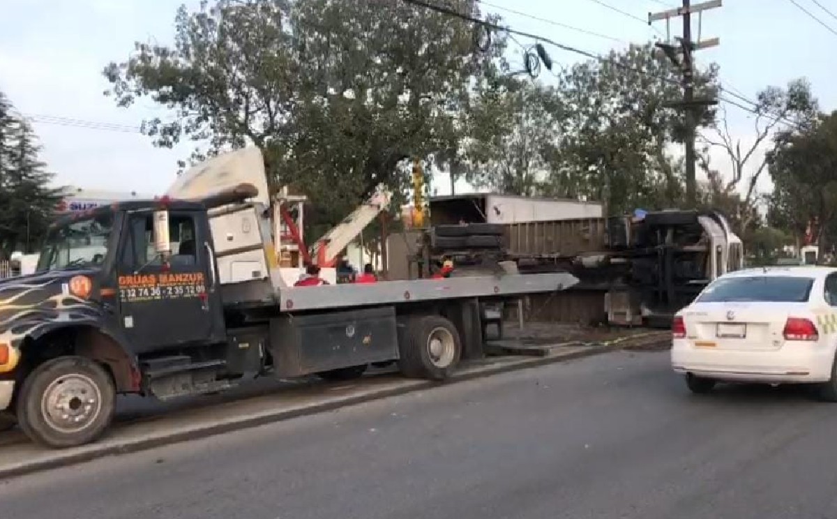 La circulación se vio bloqueada en tanto grúas privadas realizaban las maniobras de salvamento. | Especial