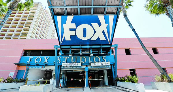 La fachada de 20th Century Studios en Los Ángeles, California. Reed Saxon/AP
