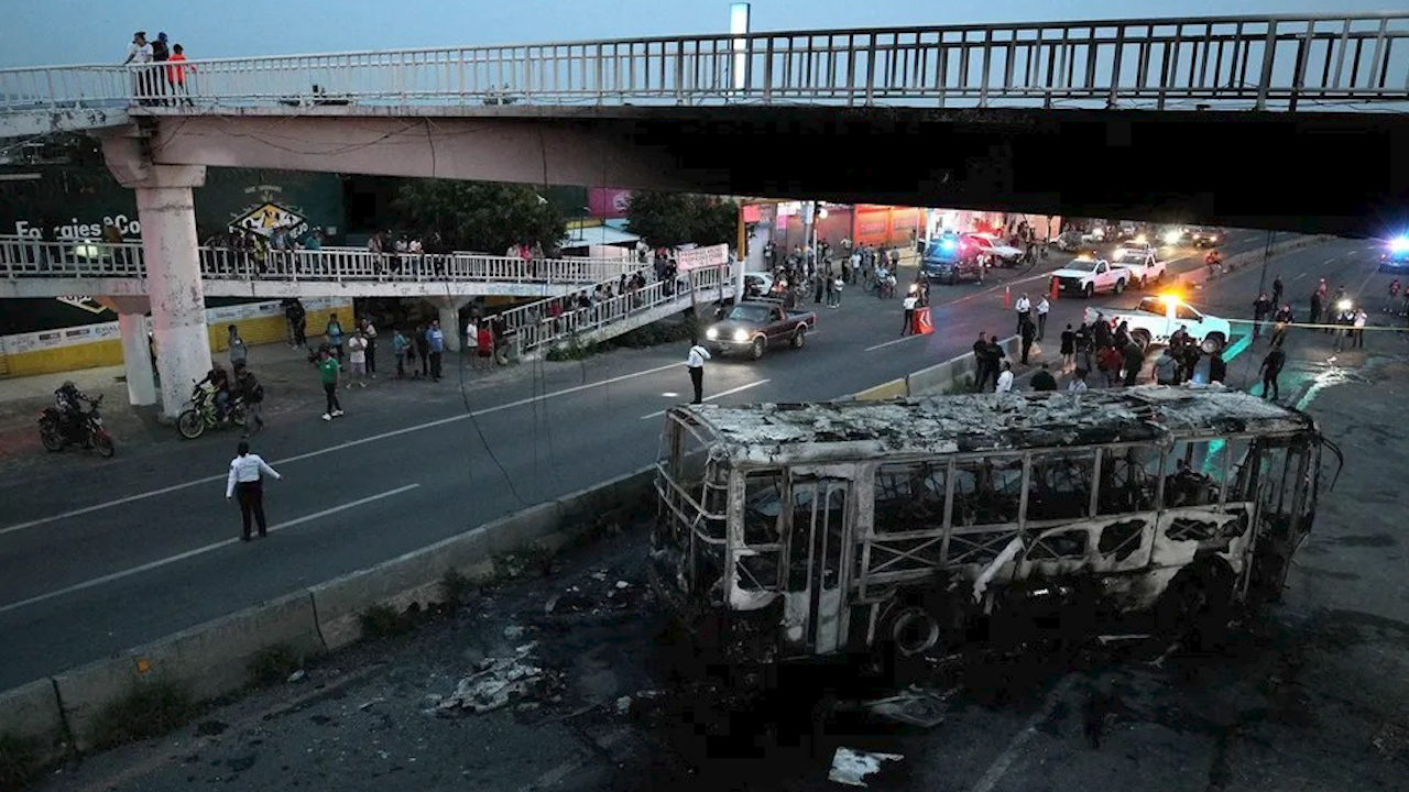 Inician despliegues militares en Guanajuato y Jalisco por 'narcobloqueos'