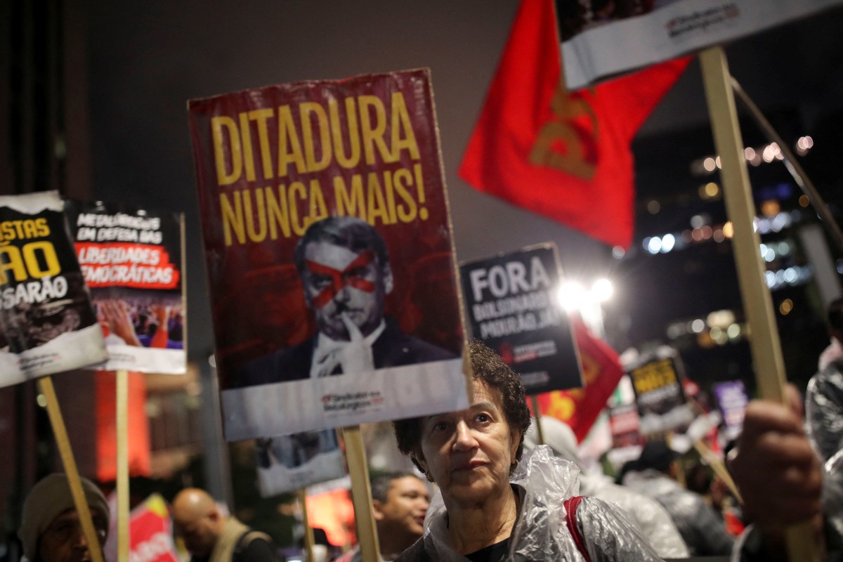 Manifestantes salen a las calles de Brasil para exigir el respeto a la democracia. (Reuters)