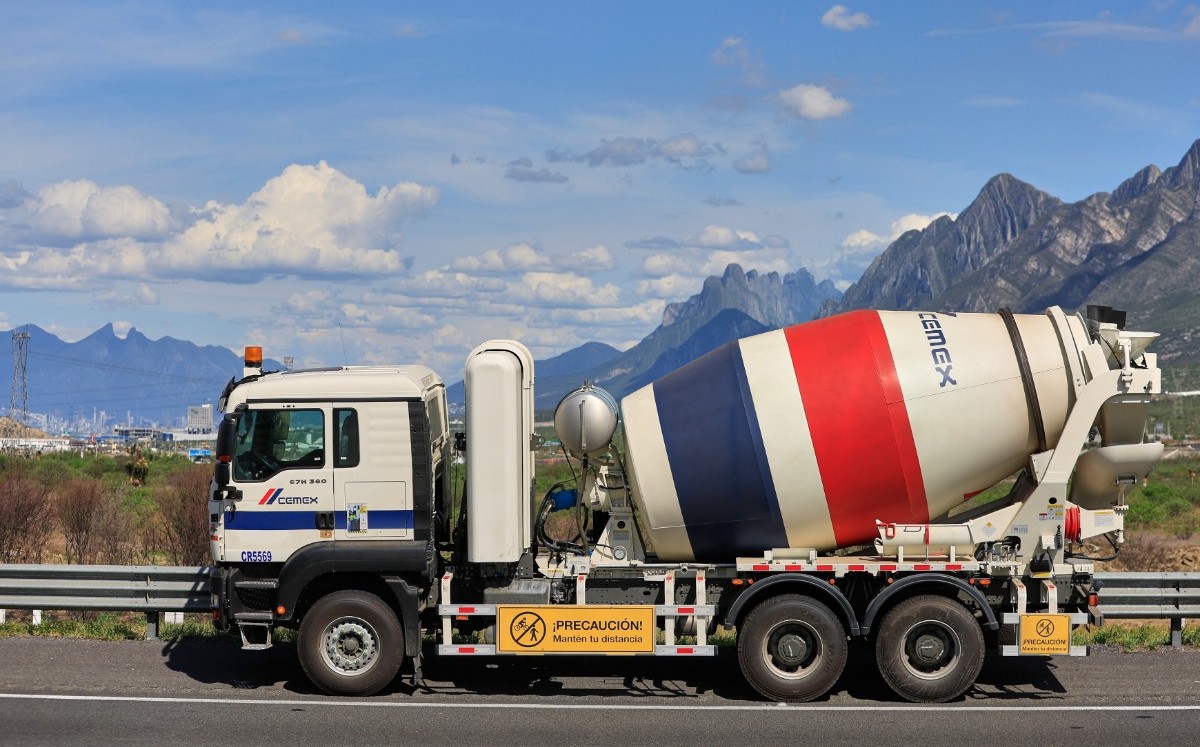 Los nuevos vehículos transportadores de concreto son impulsados por gas natural comprimido de bajas emisiones. | Especial