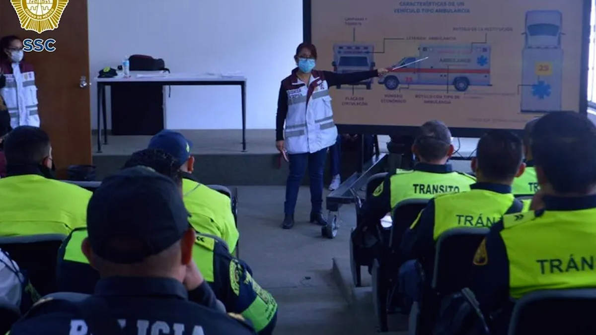 Capacitan a policías para identificar ambulancias ‘patito’
