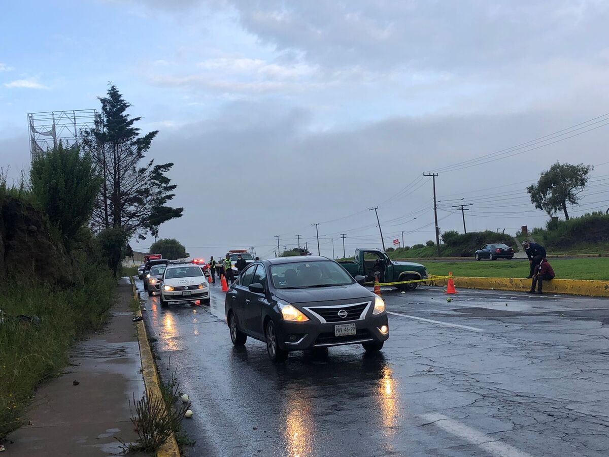 El conductor perdió el control de la camioneta.