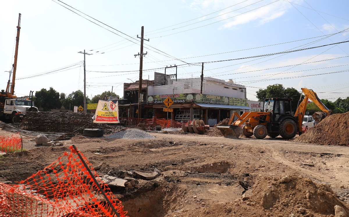 Obras de construcción del Paso Inferior Vehicular “5 de Mayo”. (Rolando Riestra)