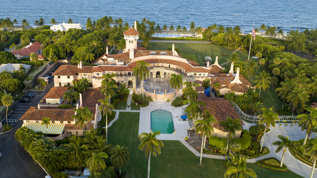 Propiedad Mar-a-Lago del ex presidente Donald Trump en Florida. (AP)
