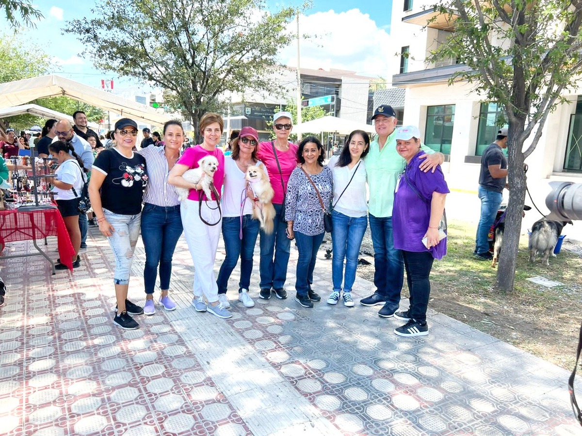 Stand del DIF recibe visita del Alcalde de Torreón. | Especial
