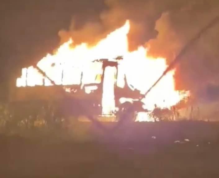 Autos incendiándose en Tijuana