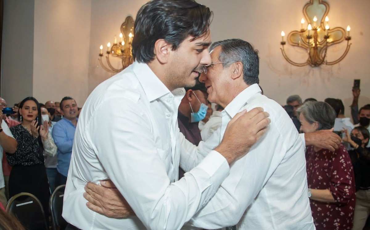 Carlos Peña y Américo Villarreal. (Facebook)