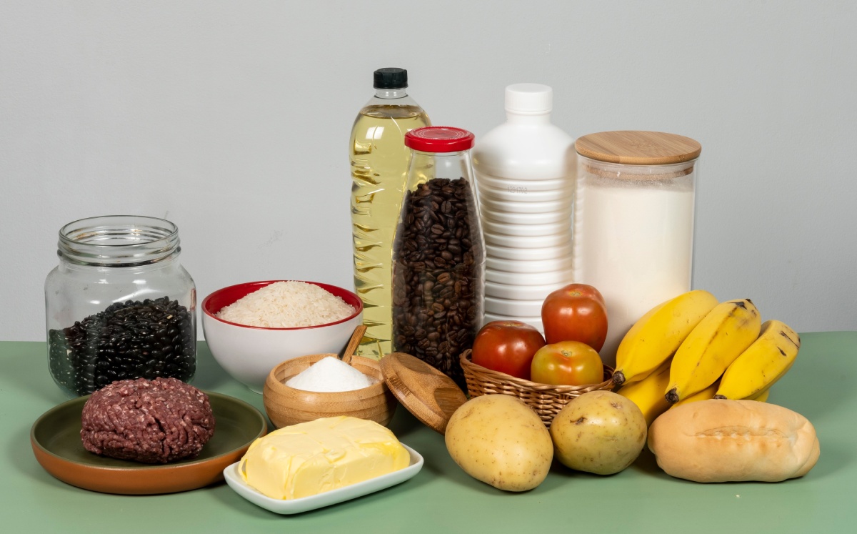 La Profeco monitorea precios de la canasta básica ante alza de inflación. Foto: (Shutterstock)