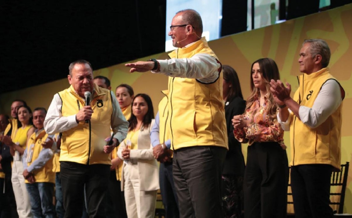 Zambrano rindió protesta como coordinador para elecciones estatales 2023. | Iván Carmona