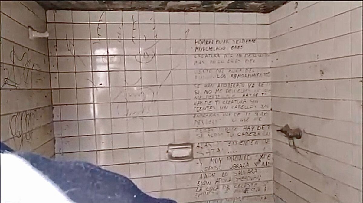 Dibujo y rezo Satánico del Cine 2001