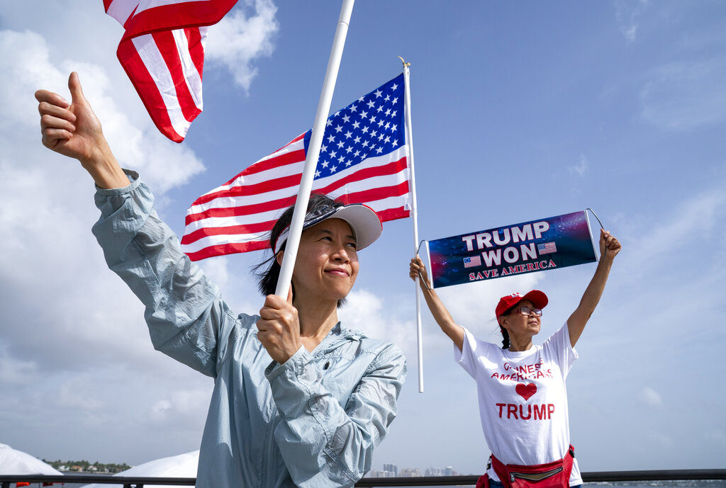 Los republicanos buscan atraer el voto latino para respaldar a Donald Trump. (AP)