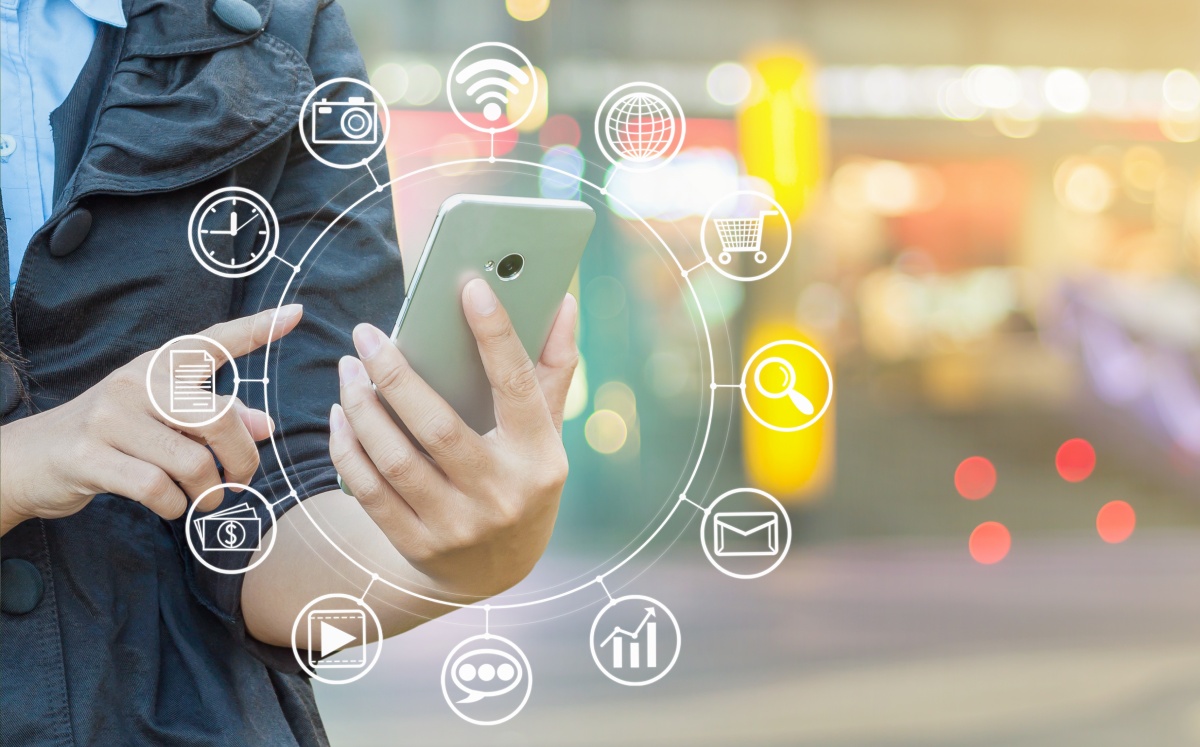 Para conectarte al servicio de internet que ofrece CFE, es necesario saber la compatibilidad de tu equipo móvil. Foto: (Shutterstock)