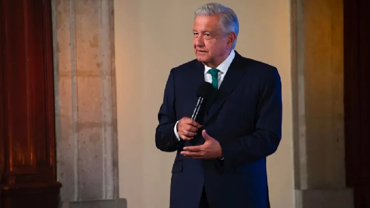 Gobierno analizó comprar 51% de Banamex, revela AMLO