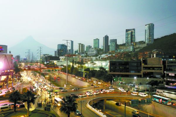 El investigador dijo que el crecimiento en el área metropolitana está llegando al límite sustentable. Roberto Alanís