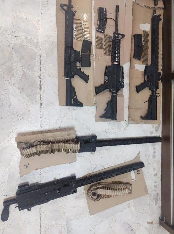 Armas aseguradas a los detenidos del CJNG. (Especial)