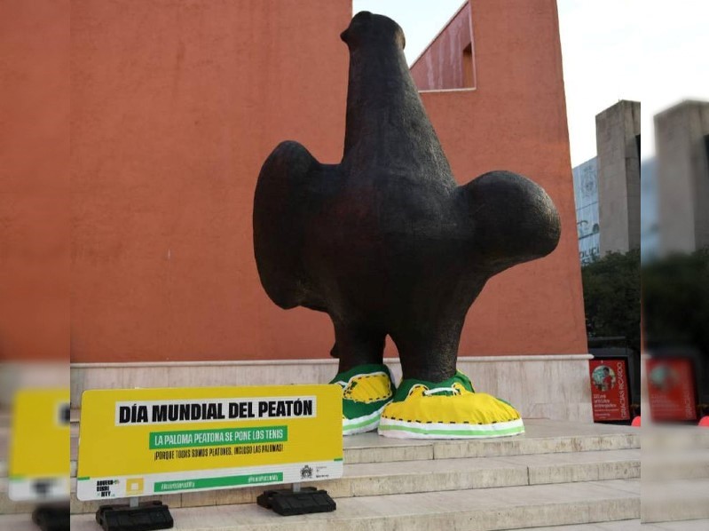 Esta escultura de bronce y de más de 6 metros de alto, del artista plástico mexicano, Juan Soriano. Foto: Especial