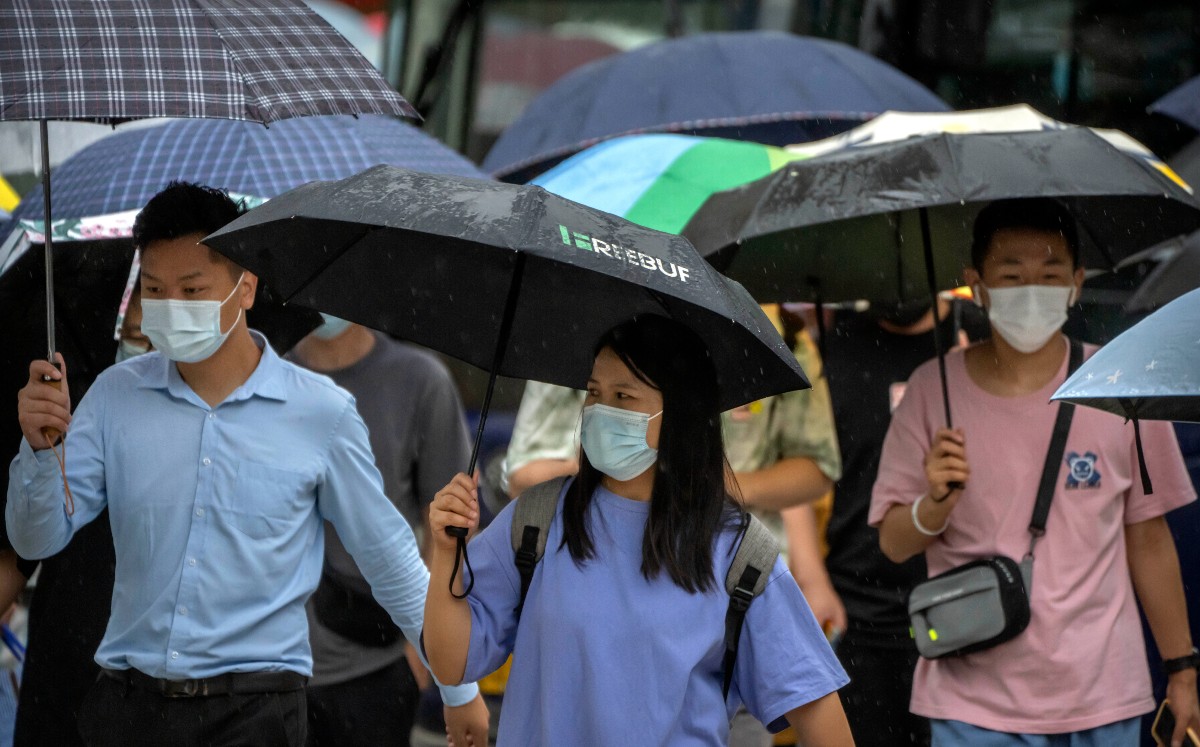 Las muertes reportadas por coronavirus en el último mes subieron un 35 por ciento. | AP