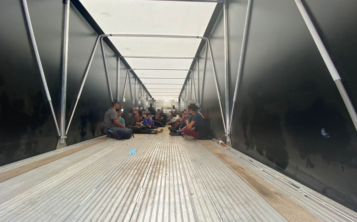 En el lugar, personal del INM realizaba labores de verificación migratoria. | Especial