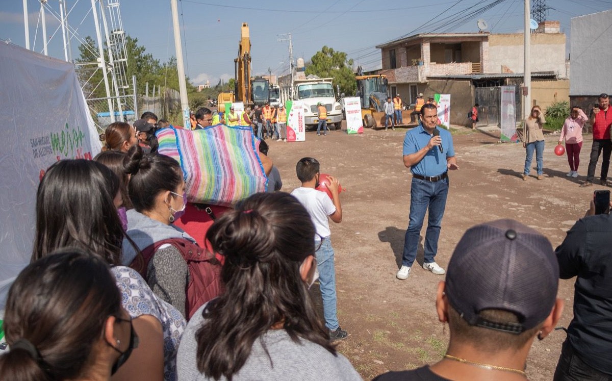 En San Miguel de Allende mejoran movilidad con pavimentación / Especial