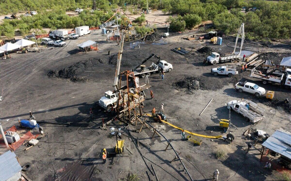 Continúa el rescate de mineros