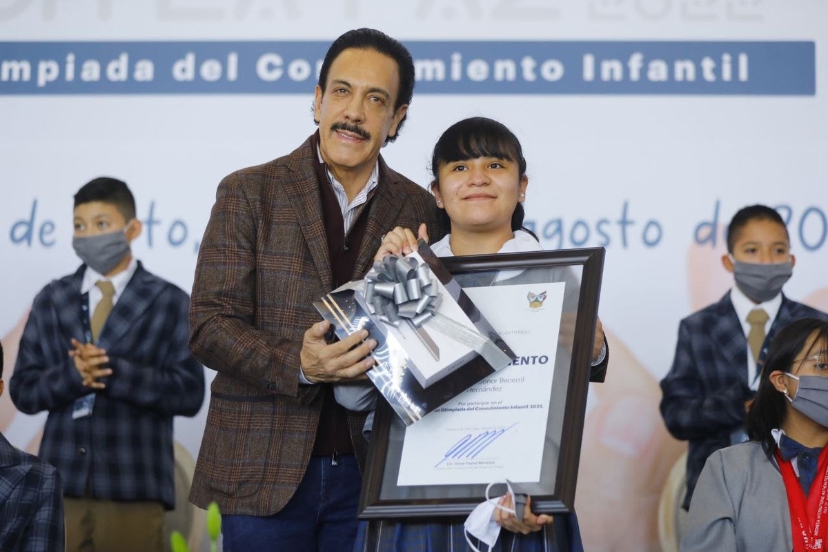 Gobernador Omar Fayad galardona a niños y niñas en olimpiada infantil. (Cortesía)