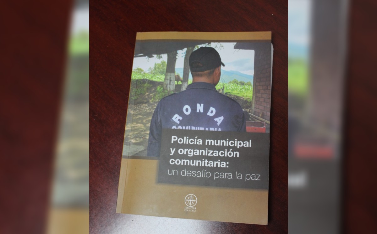 Libro 'Policía Municipal y Organización Comunitaria: un desafío para la paz'. (Especial)