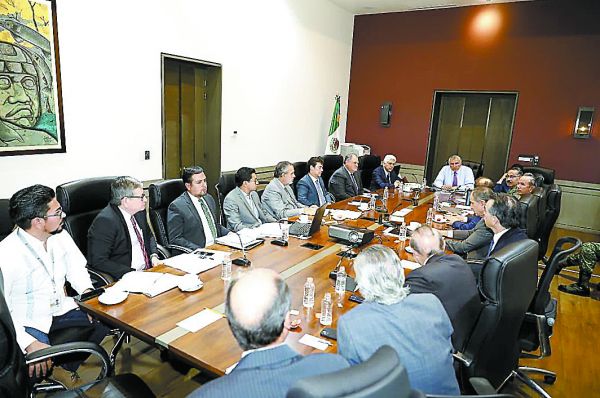 A través de sus redes sociales, el secretario de Gobierno informó acerca de la reunión. ESPECIAL