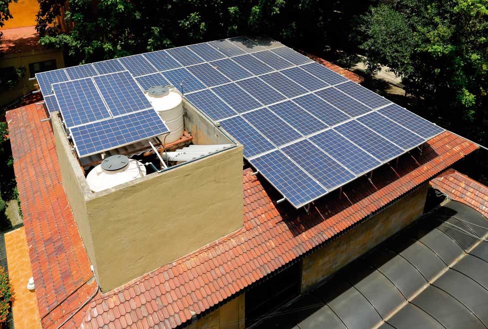 Te decimos cómo puedes tramitar paneles solares para tu casa en CFE. (Especial)