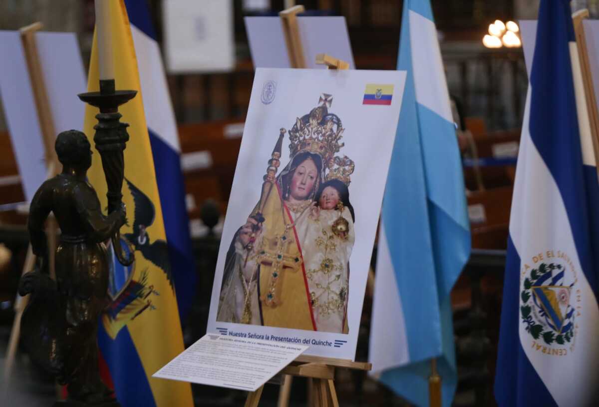 Virgen de Altagracia | Araceli López