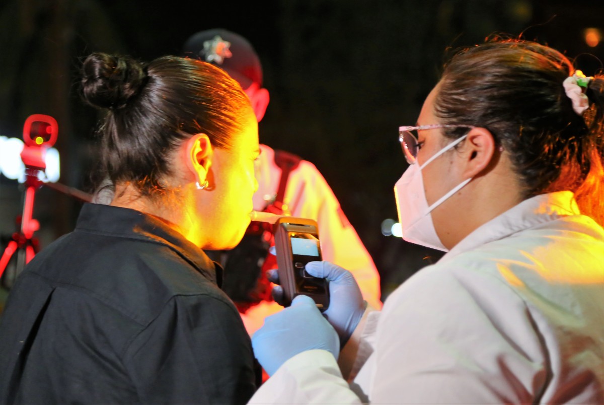 El operativo alcoholímetro en Gómez Palacio dejó como saldo a 17 conductores detenidos. | Archivo