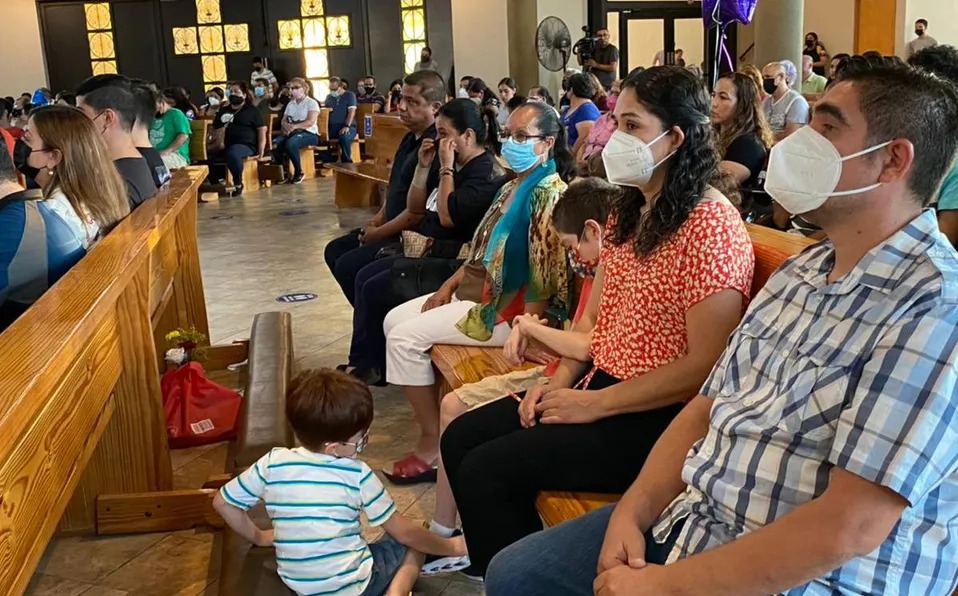 Este domingo se llevó a cabo una manifestación pacífica afuera de las instalaciones del Motel Nueva Castilla donde acudieron los padres de la joven. F
