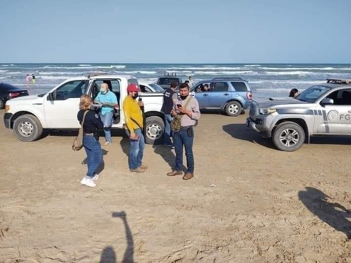 https://cdn.milenio.com/uploads/media/2022/08/23/ahoga-joven-playa-tamaulipas-hermano-1.jpg