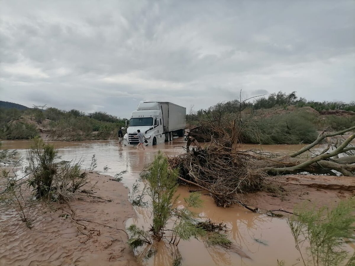 La población de Guaymas-Empalme se vio afectada por las inundaciones del fin de semana. | @cepcsonora