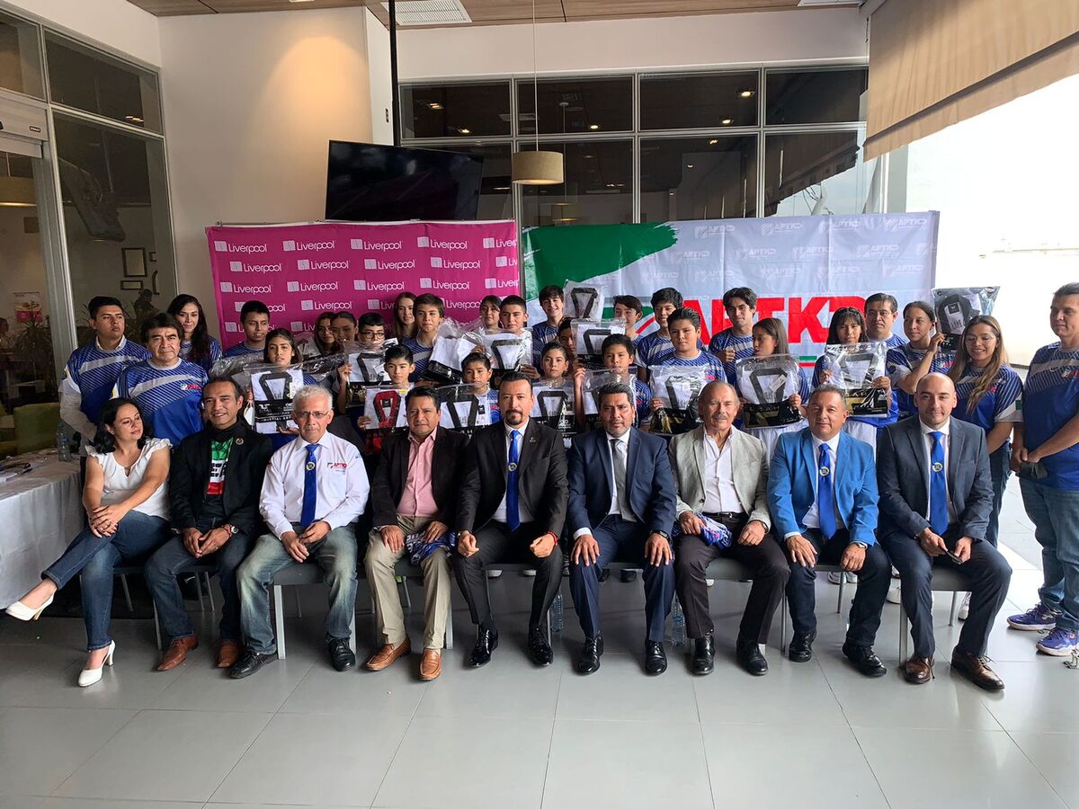 Selección estatal de Tae Kwon Do estrena vestimenta | Especial