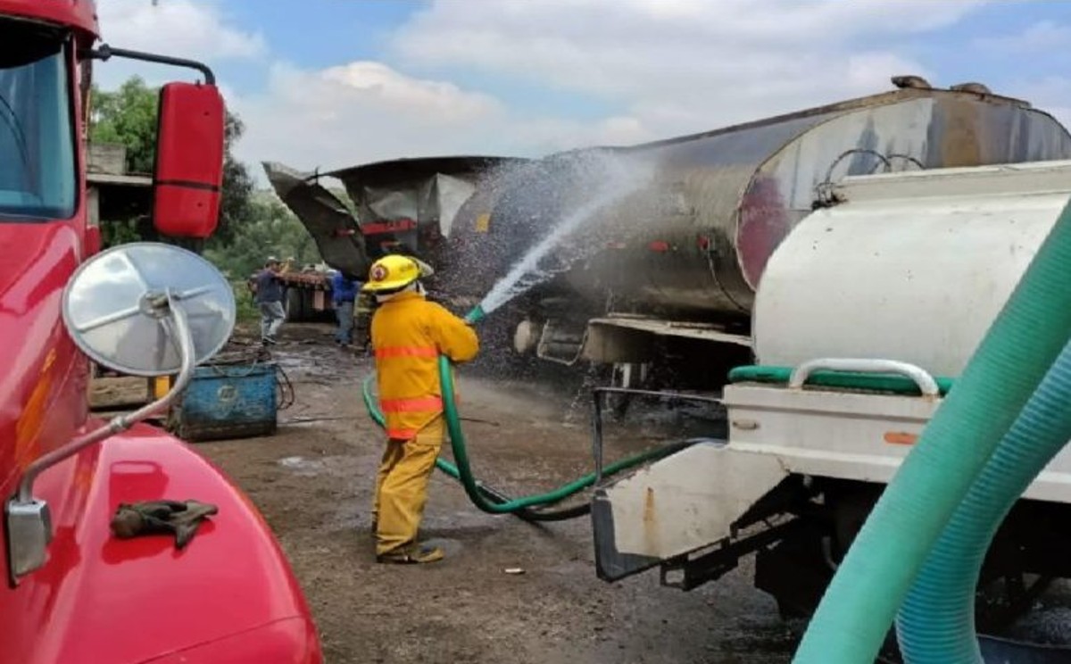 "El fuego fue sofocado por los bomberos de Apaxco" | Especial.