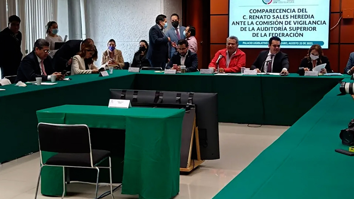 Renato Sales deja ‘plantados’ a diputados en competencias