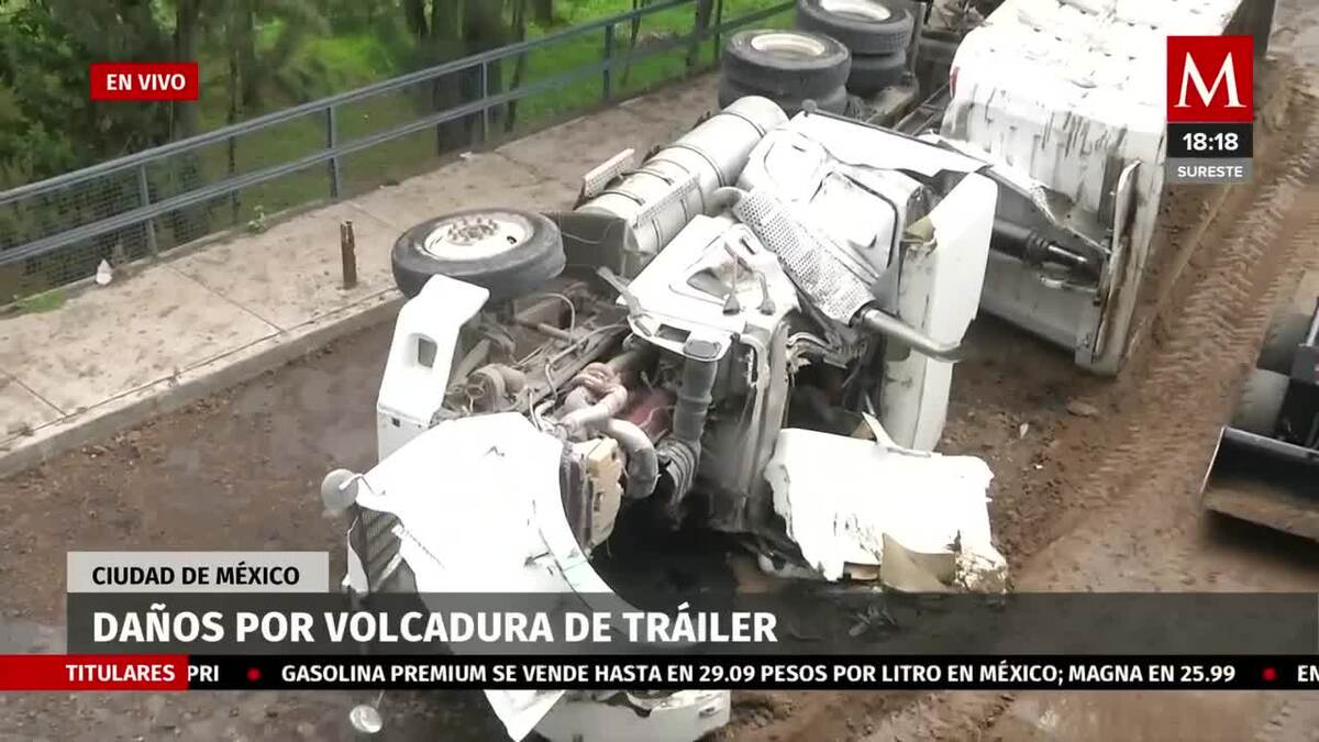 Se vuelca tráiler en Río de los Remedios, CdMx