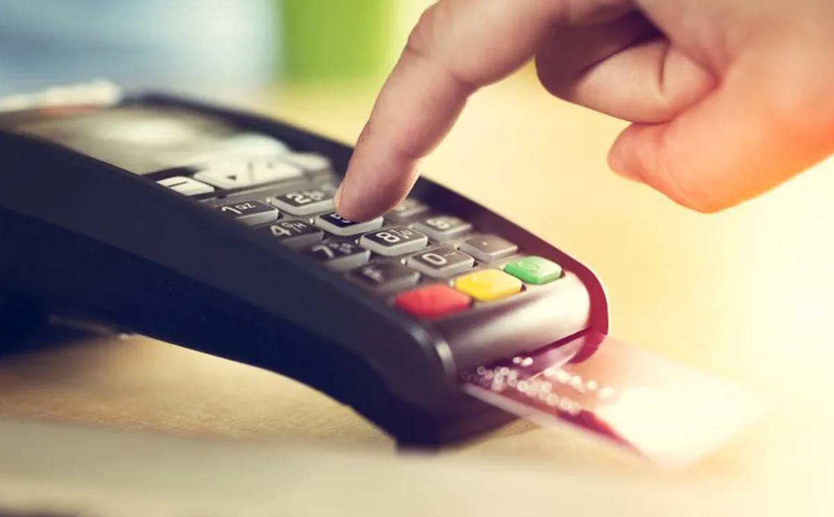 Tarjetas de crédito encabezan compras de útiles escolares en Madero