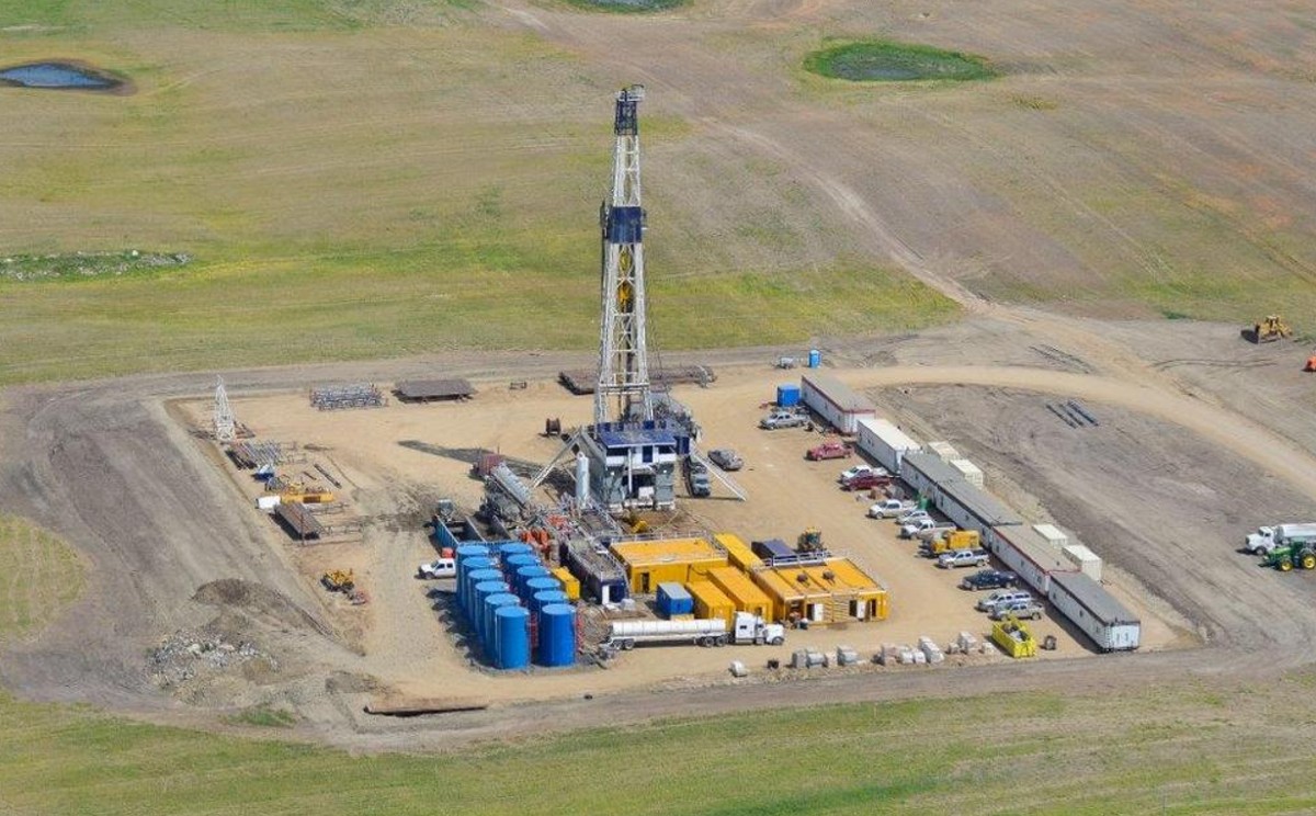 La CNH aprobó prórrogas de trabajo a una empresa petrolera por la inseguridad en Tamaulipas.