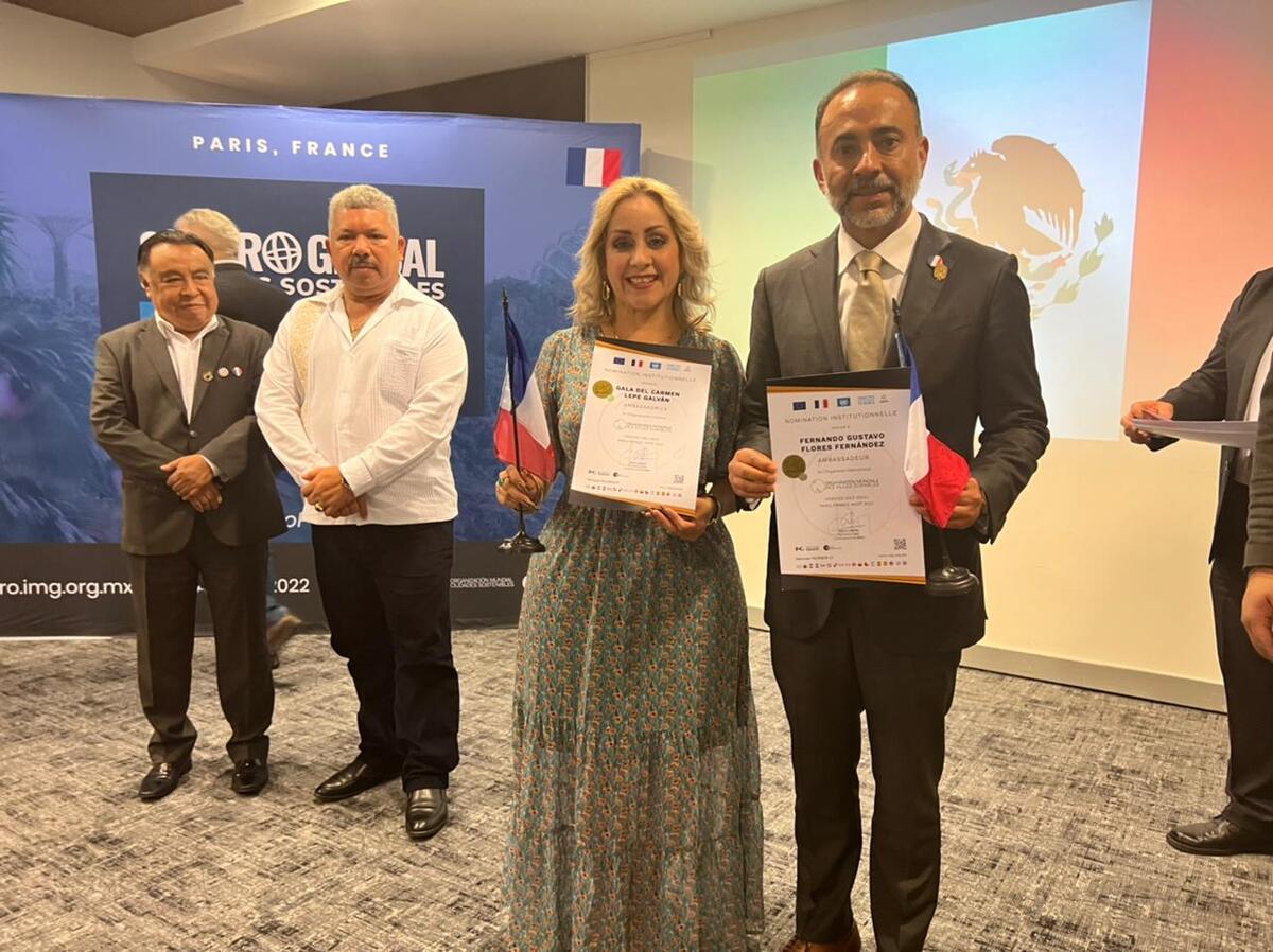 También fue incluido como miembro de Instituto de Mejores Gobernantes.
